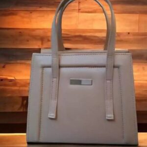 Elegant Leather Handbag with Detachable Strap